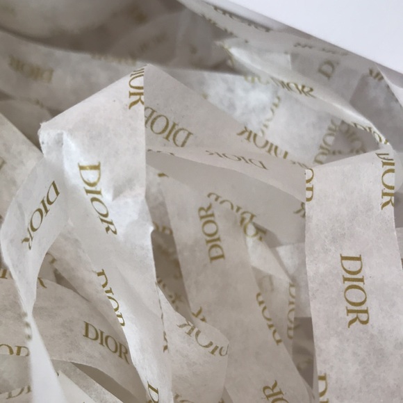 Dior Gift Box - Picture 3 of 7